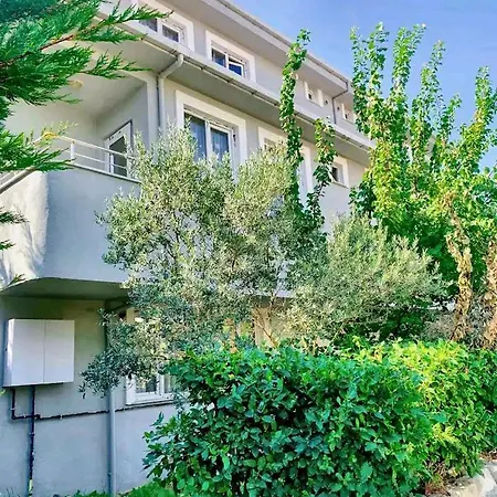 Located In The Forest, 6 Minutes Away From Istanbul Airport