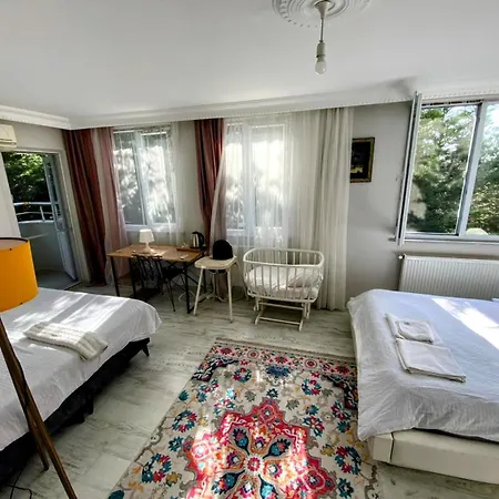 Located In The Forest, 6 Minutes Away From Istanbul Airport *