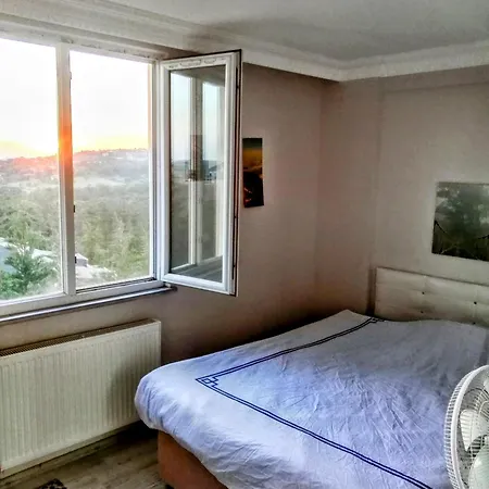 Bed & Breakfast Ahmet Teacher's Villa, 6 Minutes From The Airport Arnavutkoy