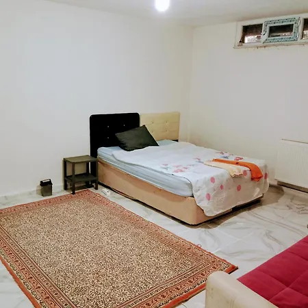 Ahmet Teacher'S Villa, 6 Minutes From Istanbul Airport Bed & Breakfast *