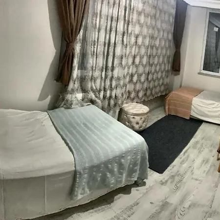 Ahmet Teacher'S Villa, 6 Minutes From Istanbul Airport Bed & Breakfast