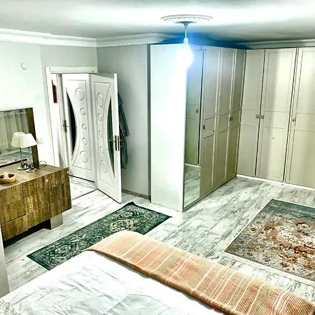 Ahmet Teacher'S Villa, 6 Minutes From Istanbul Airport Bed & Breakfast *